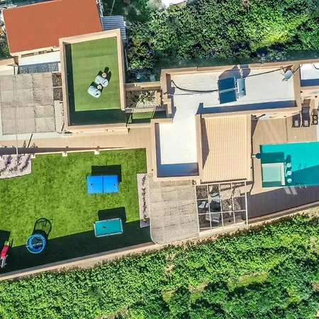 Vila Casa Elegante Pigí